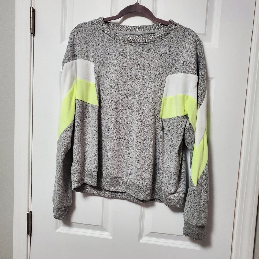 New Long sleeve pullover - Picture 4 of 7